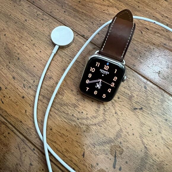 apple watch hermes series 7 with fauve barenia deploymemt buckle 45mm - Picture 11 of 16